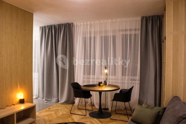 Prenájom bytu 2-izbový 53 m², Jaroslava Vrchlického, Most, Ústecký kraj Prenájom bytu 2-izbový 53 m², Jaroslava Vrchlického, Most, Ústecký kraj