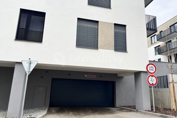 Prenájom garáže 14 m², Praha Prenájom garáže 14 m², Praha