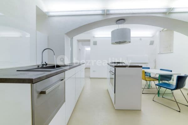 Predaj bytu 3-izbový 80 m², Vlastislavova, 