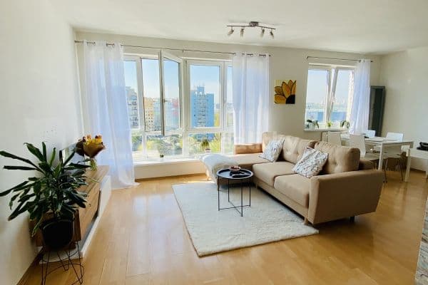 Prenájom bytu 2-izbový 60 m², Místecká, Praha Prenájom bytu 2-izbový 60 m², Místecká, Praha