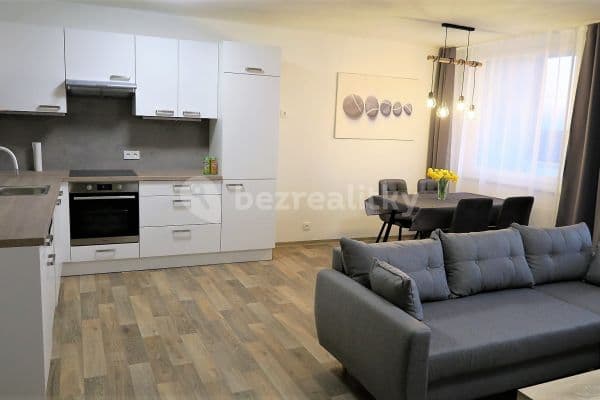 Prenájom bytu 4-izbový 95 m², Doležalova, Praha Prenájom bytu 4-izbový 95 m², Doležalova, Praha