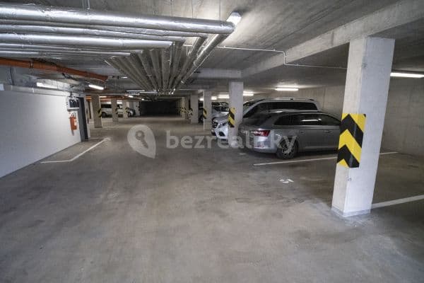 Prenájom garáže 12 m², Formanská, Hlavní město Praha Prenájom garáže 12 m², Formanská, Hlavní město Praha