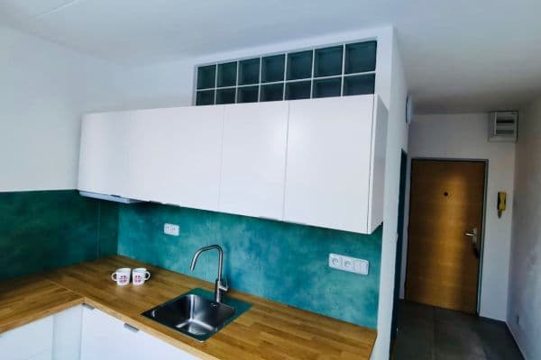 Prenájom bytu 1-izbový 36 m², K Hájku, Nová Paka Prenájom bytu 1-izbový 36 m², K Hájku, Nová Paka