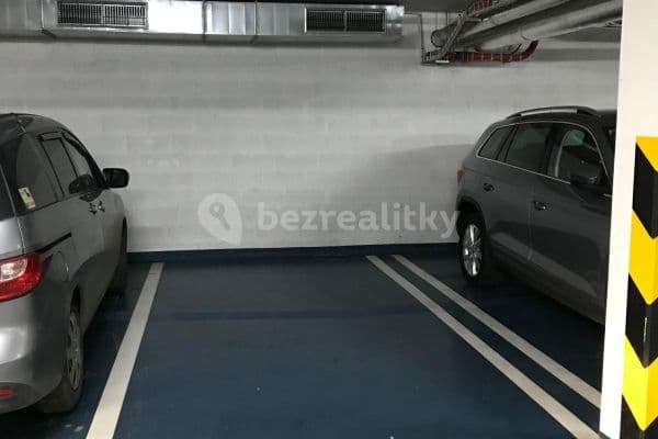 Prenájom garáže 17 m², U Hostavického potoka, Praha Prenájom garáže 17 m², U Hostavického potoka, Praha