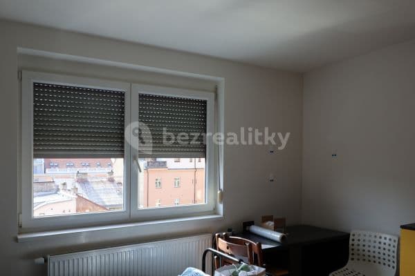 Prenájom bytu 1-izbový 30 m², Sokolovská, Praha, Praha