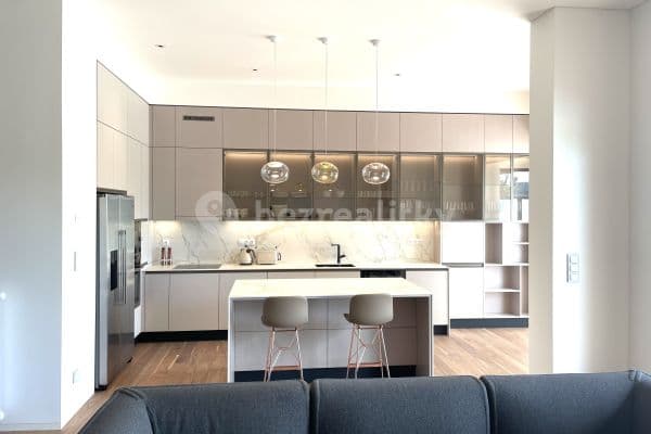 Prenájom bytu 3-izbový 145 m², Sanderova, Praha Prenájom bytu 3-izbový 145 m², Sanderova, Praha
