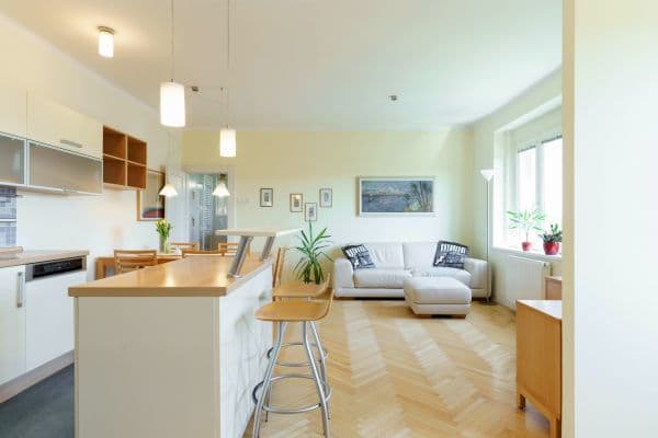 Predaj bytu 4-izbový 108 m², Na Farkáně Ⅲ, Praha Predaj bytu 4-izbový 108 m², Na Farkáně Ⅲ, Praha