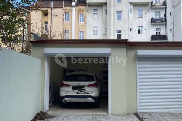 Prenájom garáže 16 m², Lublaňská, Praha Prenájom garáže 16 m², Lublaňská, Praha