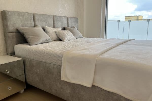 Prenájom bytu 2-izbový 55 m², Hodonínská, Praha Prenájom bytu 2-izbový 55 m², Hodonínská, Praha