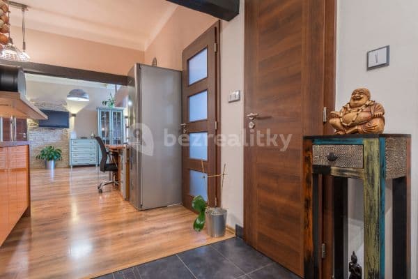 Prenájom bytu 2-izbový 55 m², Ruská, Praha Prenájom bytu 2-izbový 55 m², Ruská, Praha