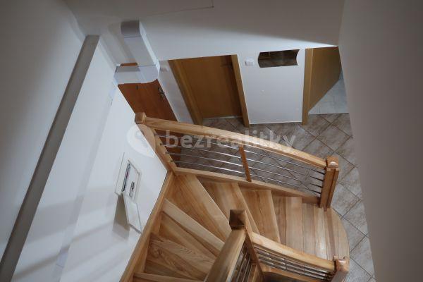 Prenájom bytu 3-izbový 110 m², Železnobrodská, Hlavní město Praha