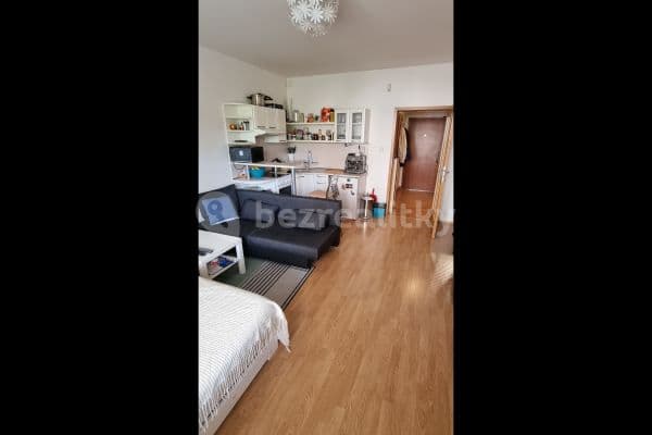 Prenájom bytu 1-izbový 29 m², Mikanova, Praha Prenájom bytu 1-izbový 29 m², Mikanova, Praha