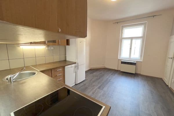 Prenájom bytu 2-izbový 44 m², Magistrů, Praha Prenájom bytu 2-izbový 44 m², Magistrů, Praha
