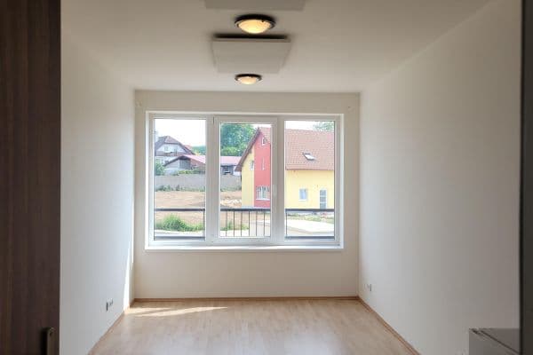 Prenájom bytu 1-izbový 24 m², Škvorec Prenájom bytu 1-izbový 24 m², Škvorec