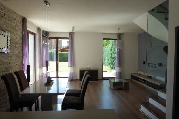Prenájom domu 121 m², pozemek 587 m², V Hlinkách, Vysoký Újezd Prenájom domu 121 m², pozemek 587 m², V Hlinkách, Vysoký Újezd