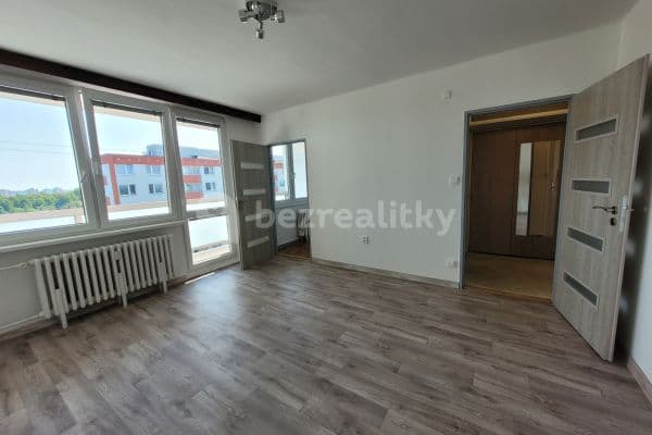 Prenájom bytu 1-izbový 35 m², Třebechovická, Hradec Králové Prenájom bytu 1-izbový 35 m², Třebechovická, Hradec Králové