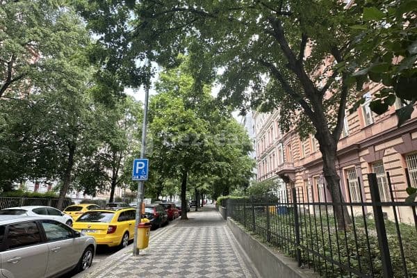 Prenájom bytu 1-izbový 30 m², Londýnská, Praha Prenájom bytu 1-izbový 30 m², Londýnská, Praha