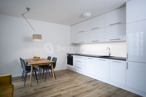 Prenájom bytu 3-izbový 75 m², Červená báň, Hlavní město Praha Prenájom bytu 3-izbový 75 m², Červená báň, Hlavní město Praha