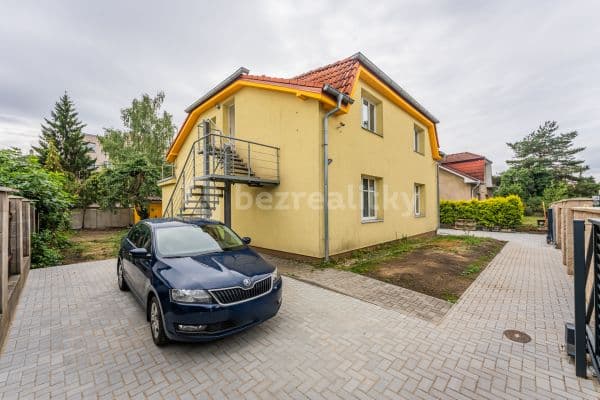 Prenájom bytu 3-izbový 398 m², V Rybníčkách, Praha Prenájom bytu 3-izbový 398 m², V Rybníčkách, Praha