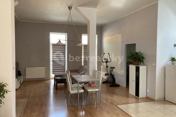 Prenájom bytu 2-izbový 73 m², Unhošťská, Kladno Prenájom bytu 2-izbový 73 m², Unhošťská, Kladno