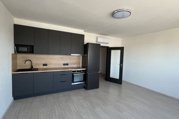 Prenájom bytu 1-izbový 34 m², Sedlářova, Praha Prenájom bytu 1-izbový 34 m², Sedlářova, Praha