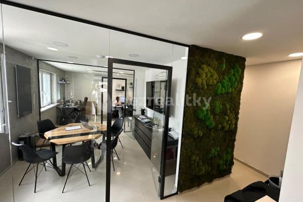 Prenájom kancelárie 56 m², Drahy, Uherské Hradiště Prenájom kancelárie 56 m², Drahy, Uherské Hradiště