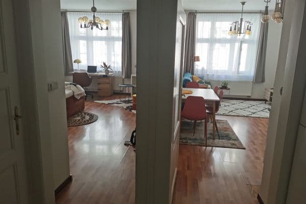 Prenájom bytu 2-izbový 55 m², Polská, Praha Prenájom bytu 2-izbový 55 m², Polská, Praha