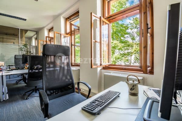 Prenájom kancelárie 159 m², Záhřebská, Praha Prenájom kancelárie 159 m², Záhřebská, Praha