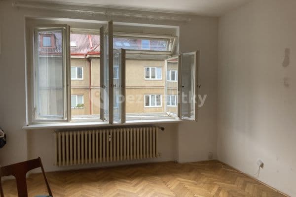 Prenájom bytu Garsoniéra 28 m², Sámova, Praha