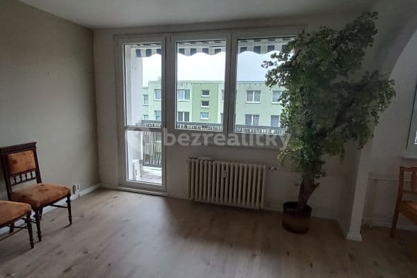 Prenájom bytu 4-izbový 86 m², Sídliště Ⅱ, Struhařov Prenájom bytu 4-izbový 86 m², Sídliště Ⅱ, Struhařov