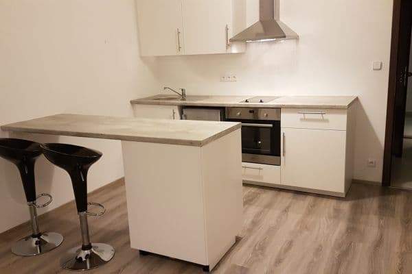 Prenájom bytu 1-izbový 31 m², Honzíkova, Praha Prenájom bytu 1-izbový 31 m², Honzíkova, Praha