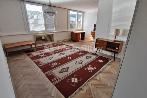 Prenájom bytu 4-izbový 85 m², Molákova, Praha Prenájom bytu 4-izbový 85 m², Molákova, Praha