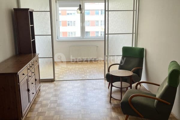 Prenájom bytu 1-izbový 41 m², Hnězdenská, Praha Prenájom bytu 1-izbový 41 m², Hnězdenská, Praha