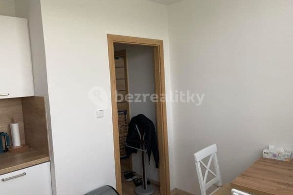 Prenájom bytu 1-izbový 35 m², Nitranská, Kroměříž, Zlínský kraj