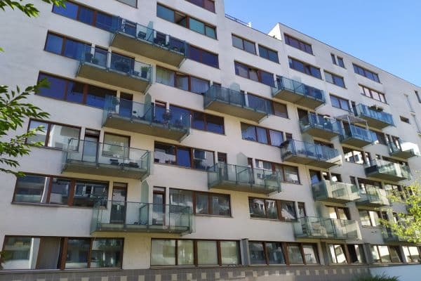 Prenájom bytu 1-izbový 39 m², U Měšťanského pivovaru, Praha Prenájom bytu 1-izbový 39 m², U Měšťanského pivovaru, Praha