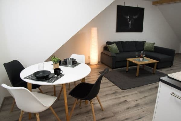Prenájom bytu 2-izbový 45 m², Vrapická, Kladno Prenájom bytu 2-izbový 45 m², Vrapická, Kladno