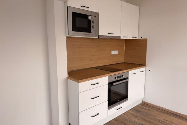 Prenájom bytu 2-izbový 44 m², Jabloňová, Praha Prenájom bytu 2-izbový 44 m², Jabloňová, Praha