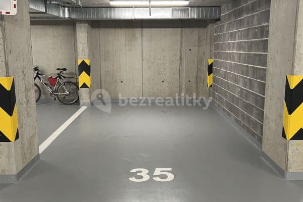 Prenájom garáže 18 m², Choceradská, Hlavní město Praha