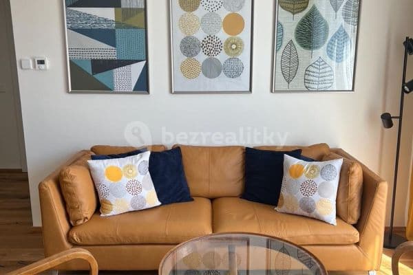 Prenájom bytu 2-izbový 61 m², Křižíkova, Praha Prenájom bytu 2-izbový 61 m², Křižíkova, Praha