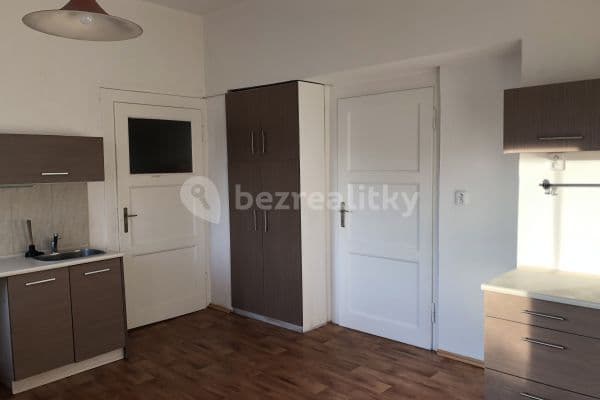 Prenájom bytu 2-izbový 80 m², Teplická, Děčín