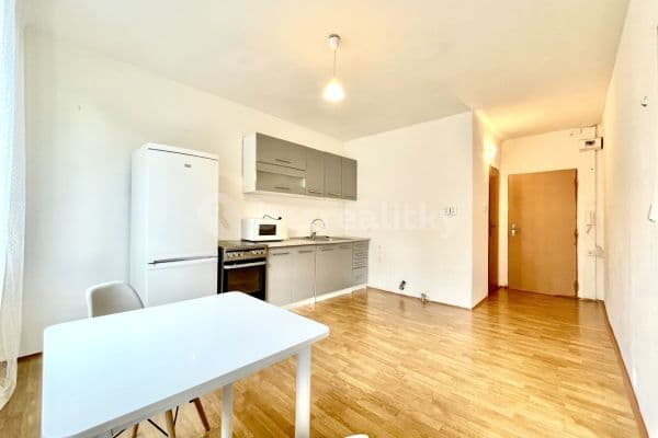 Predaj bytu 1-izbový 36 m², Karla Čapka, 