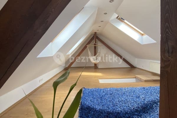 Prenájom bytu 3-izbový 70 m², Na Padesátém, Hlavní město Praha