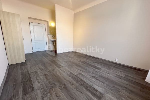 Prenájom bytu 1-izbový 24 m², Magistrů, Praha Prenájom bytu 1-izbový 24 m², Magistrů, Praha