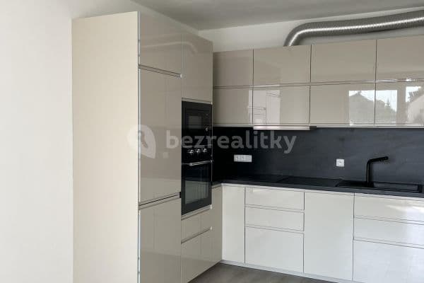 Prenájom bytu 2-izbový 40 m², Východní, Pardubice