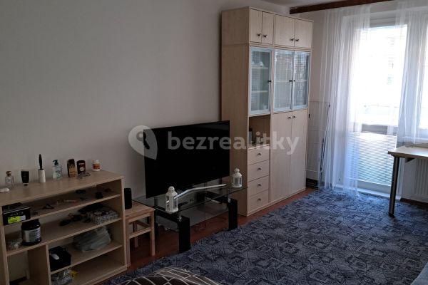 Prenájom bytu 1-izbový 40 m², Foltýnova, Brno