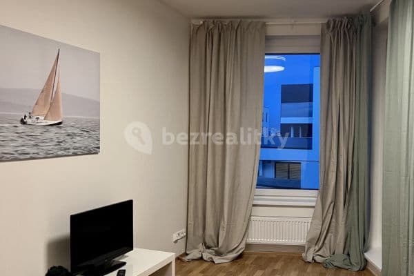 Prenájom bytu 1-izbový 34 m², Ferrariho, Hlavní město Praha