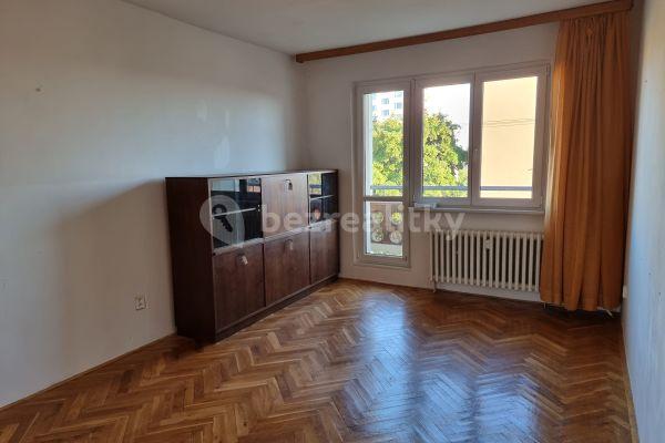 Prenájom bytu 3-izbový 70 m², U Krbu, Hlavní město Praha