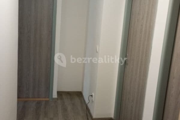 Prenájom bytu 3-izbový 71 m², Na Drážce, Pardubice, Pardubický kraj