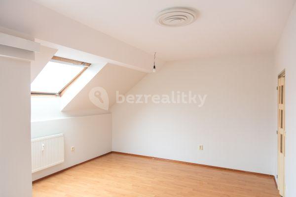 Prenájom bytu 2-izbový 56 m², Pod Zámečkem, Hradec Králové