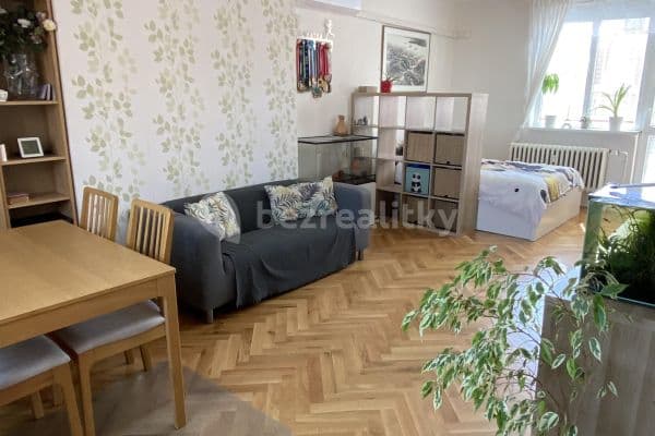 Prenájom bytu 2-izbový 56 m², Černokostelecká, Praha Prenájom bytu 2-izbový 56 m², Černokostelecká, Praha